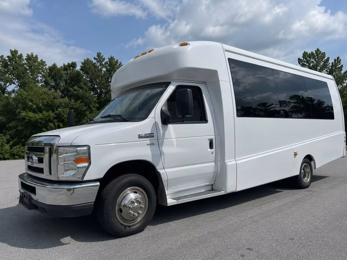 bachelorette party birthday party bus rentals in des moines