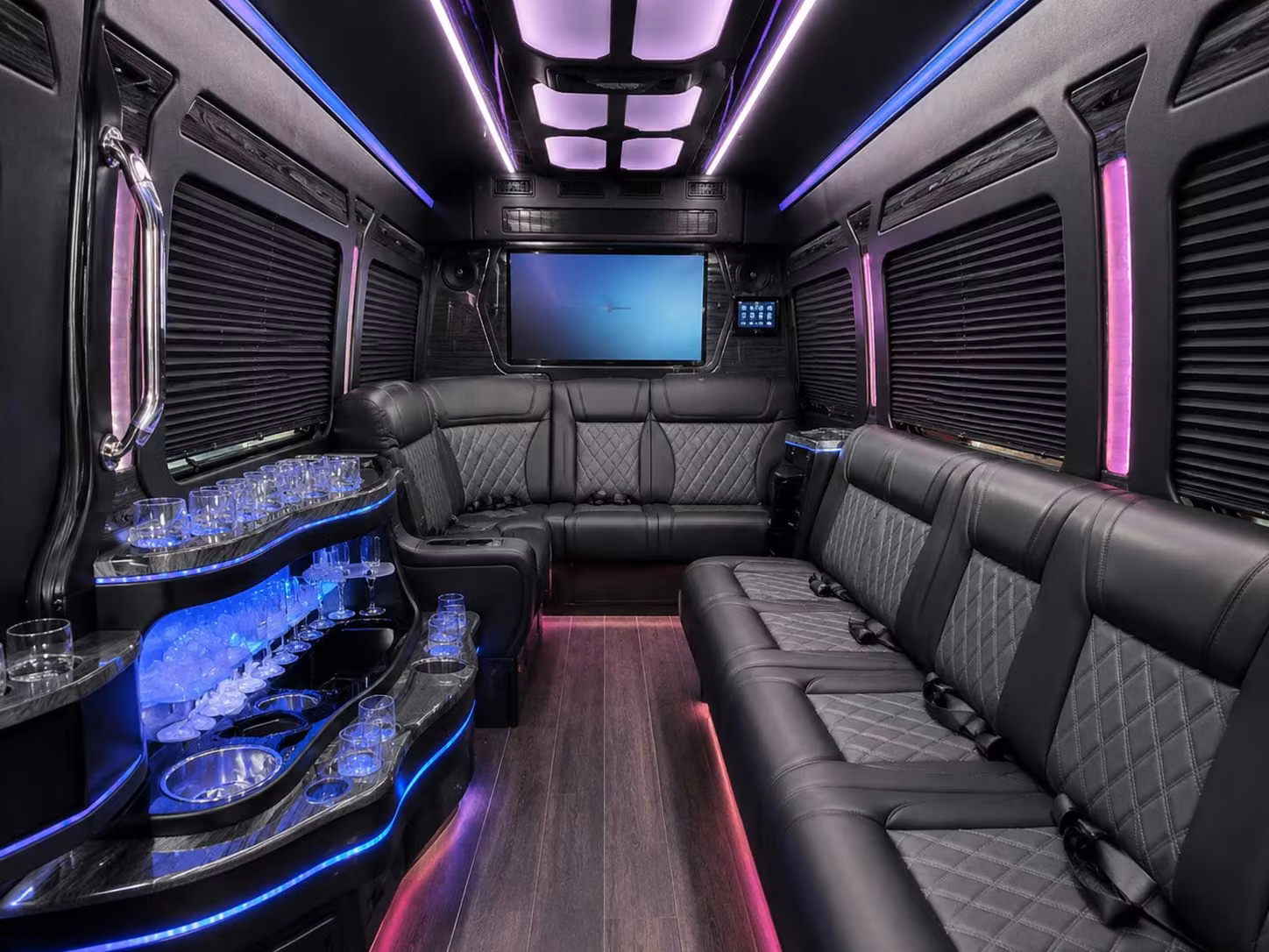 bus rental options for des moines trips