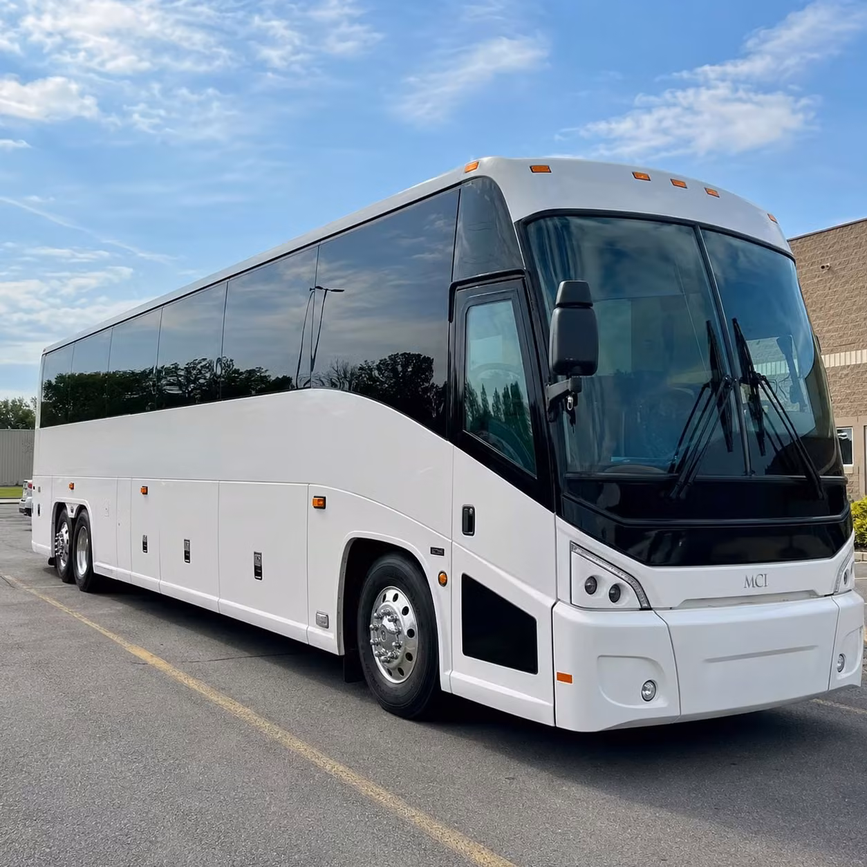 convention and conference shuttle bus rentals for des moines events