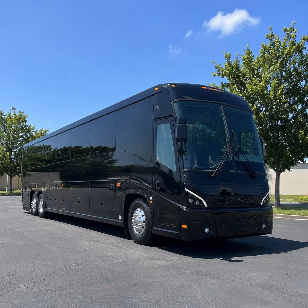 des moines to chicago kansas city and beyond long distance charter bus rentals for midwest road trips
