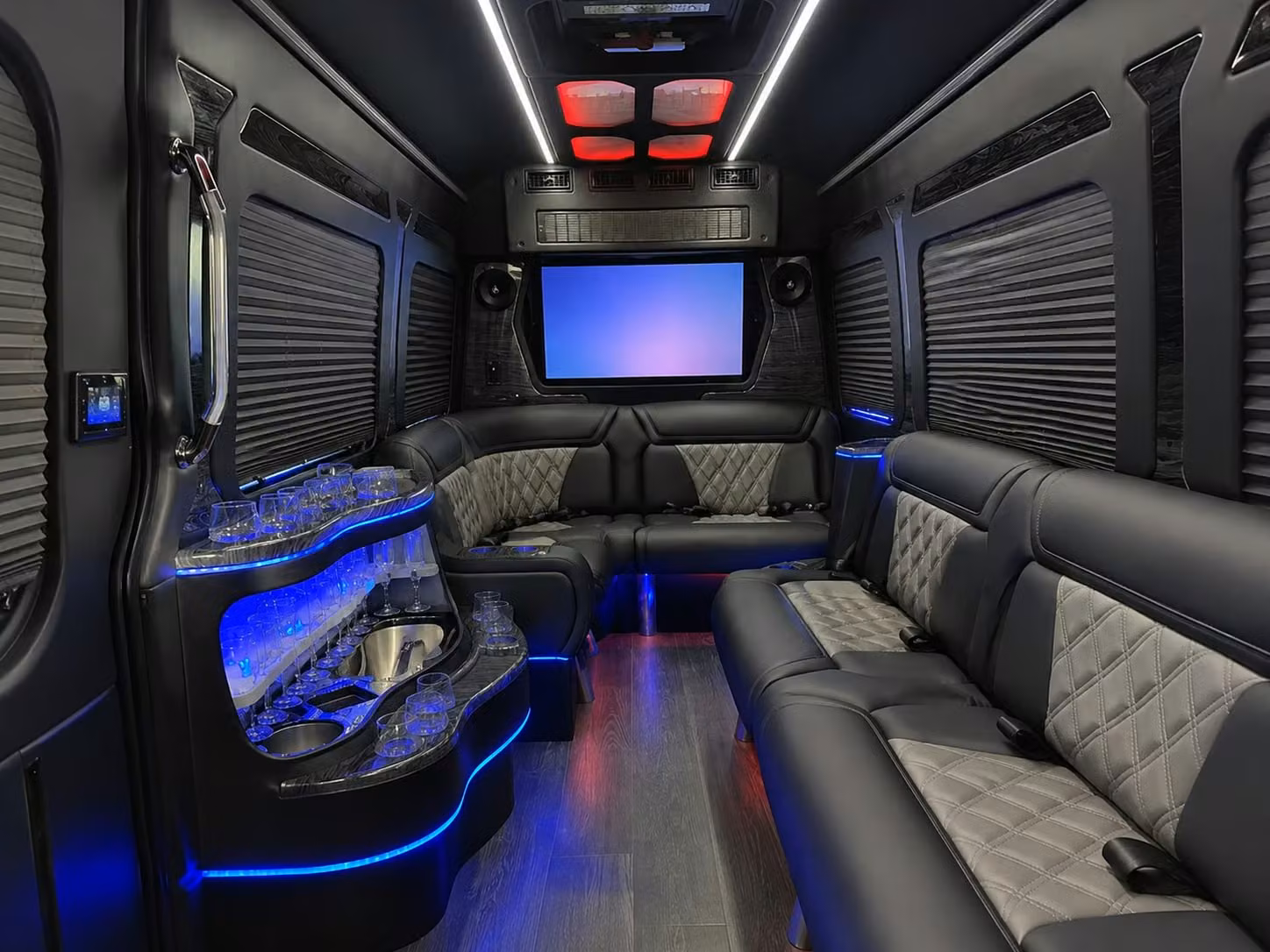 rehearsal dinner shuttle service to des moines restaurants and private venues